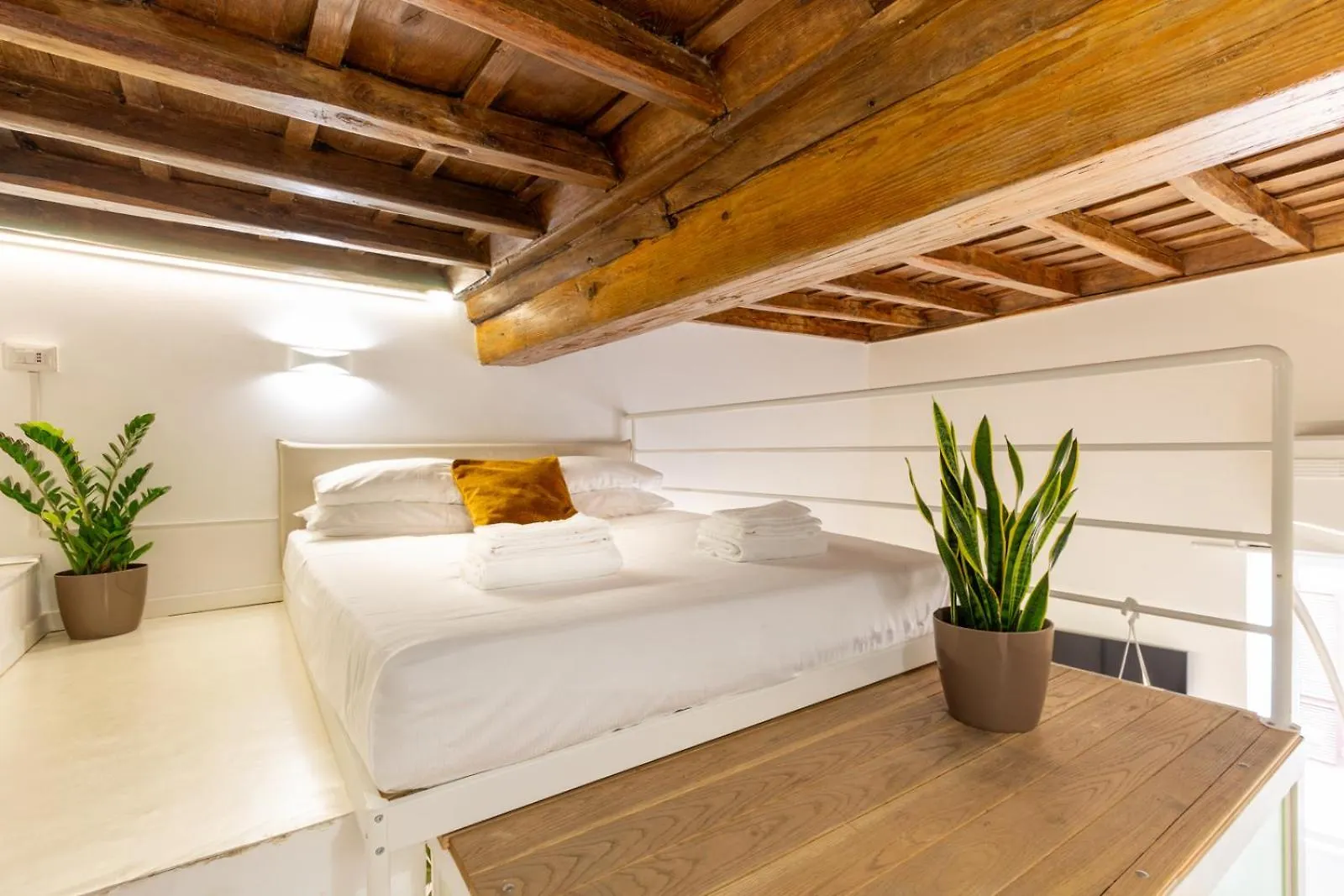 Trevi Apartment Rome Italy