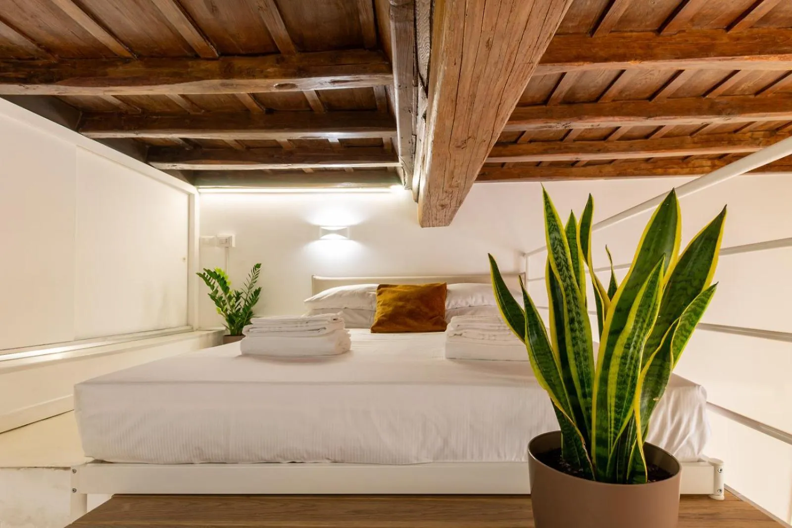 Trevi Apartment Rome 0*,  Italy